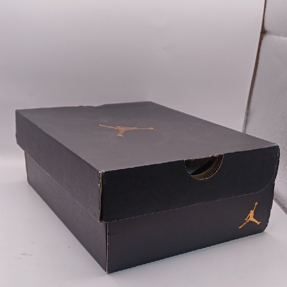 Jordan Air Jordan 11 Retro  NEW Nike Air Jordan II Retro (PS) White/Red/Black Size 12C US 378039-116